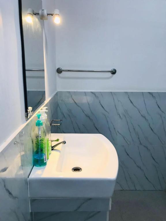 Koupelna v ubytování Kavee Transit Hotel