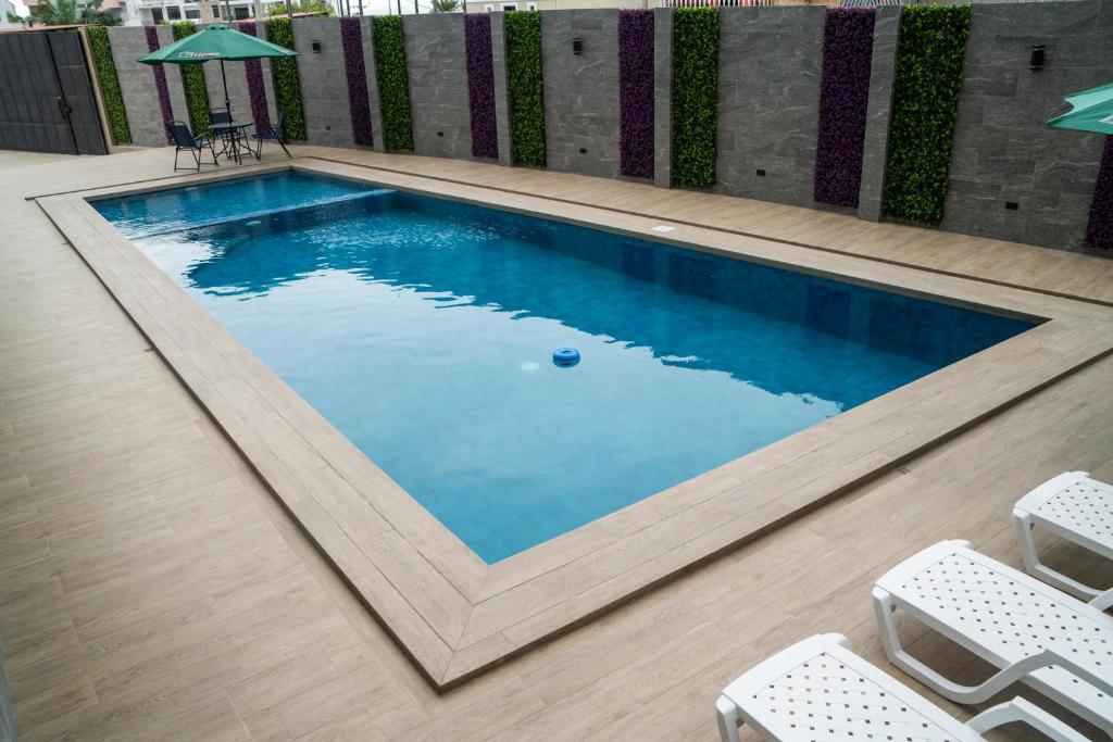 Bazén v ubytování Manta Surf Hotel nebo v jeho okolí