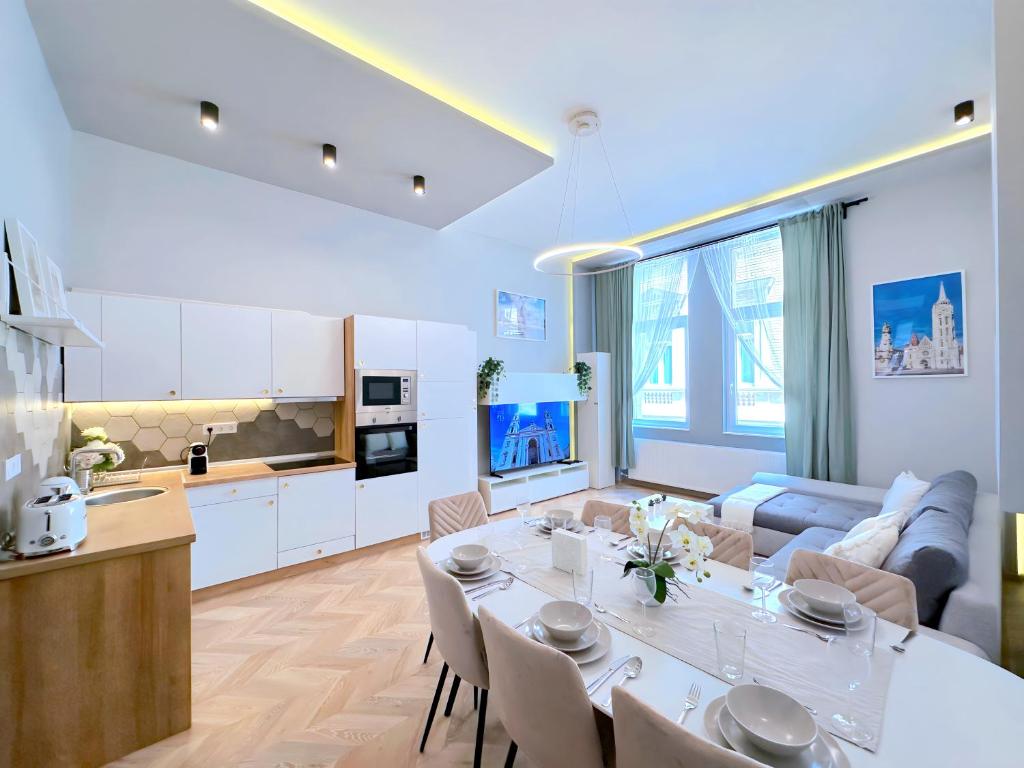 Lovely 3-bedroom in Downtown with Modern Design and AC 1085 Budapest, Baross utca 28 kép - 1
