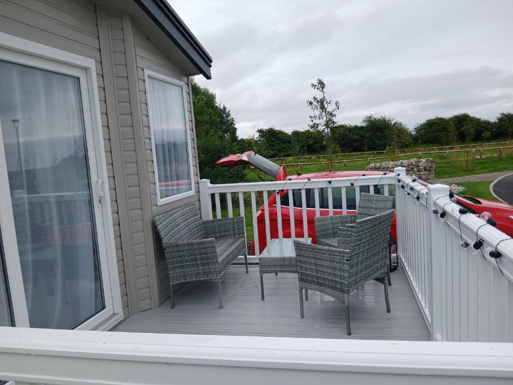 Balkón nebo terasa v ubytování 3-Bed Caravan - Haven Lakeland Leisure Park