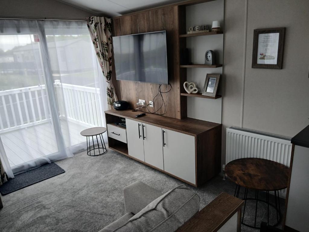 Kuchyň nebo kuchyňský kout v ubytování 3-Bed Caravan - Haven Lakeland Leisure Park