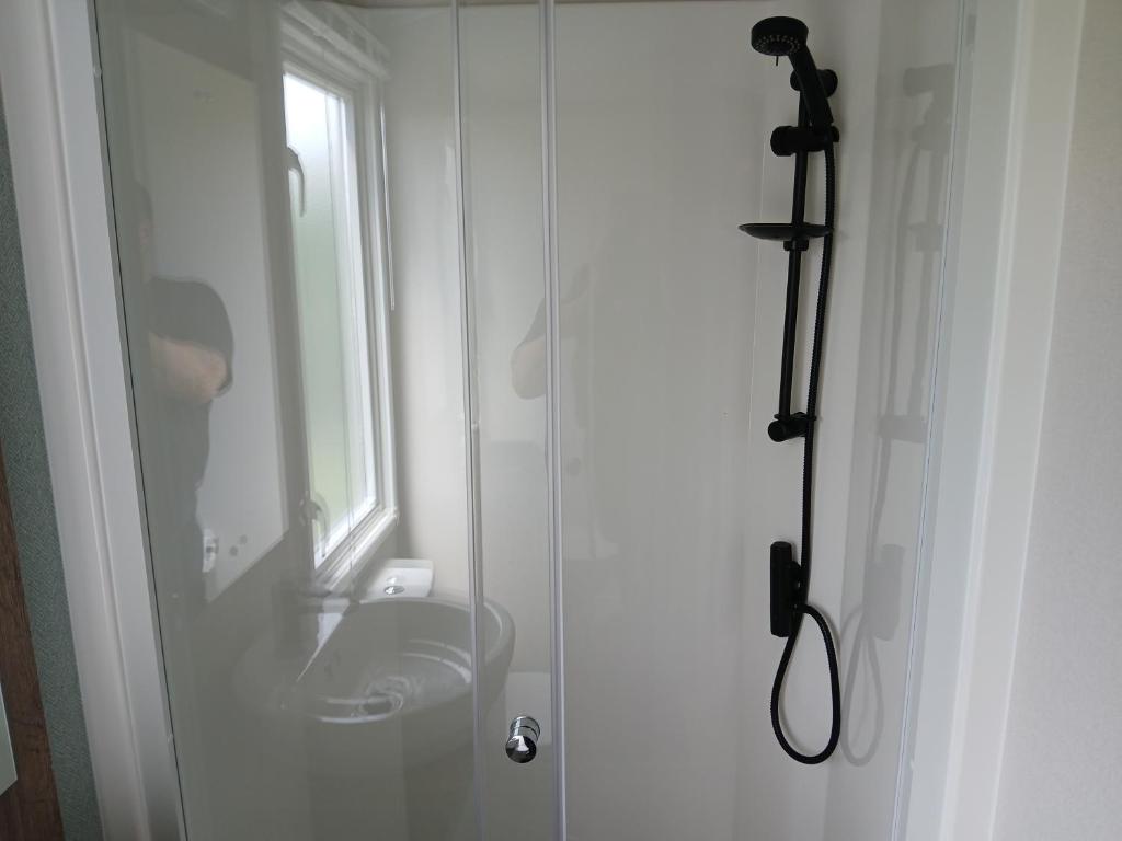Koupelna v ubytování 3-Bed Caravan - Haven Lakeland Leisure Park