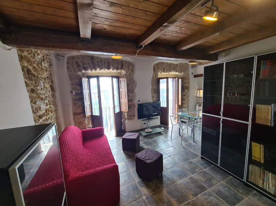 TV a/nebo společenská místnost v ubytování Loft Naevio