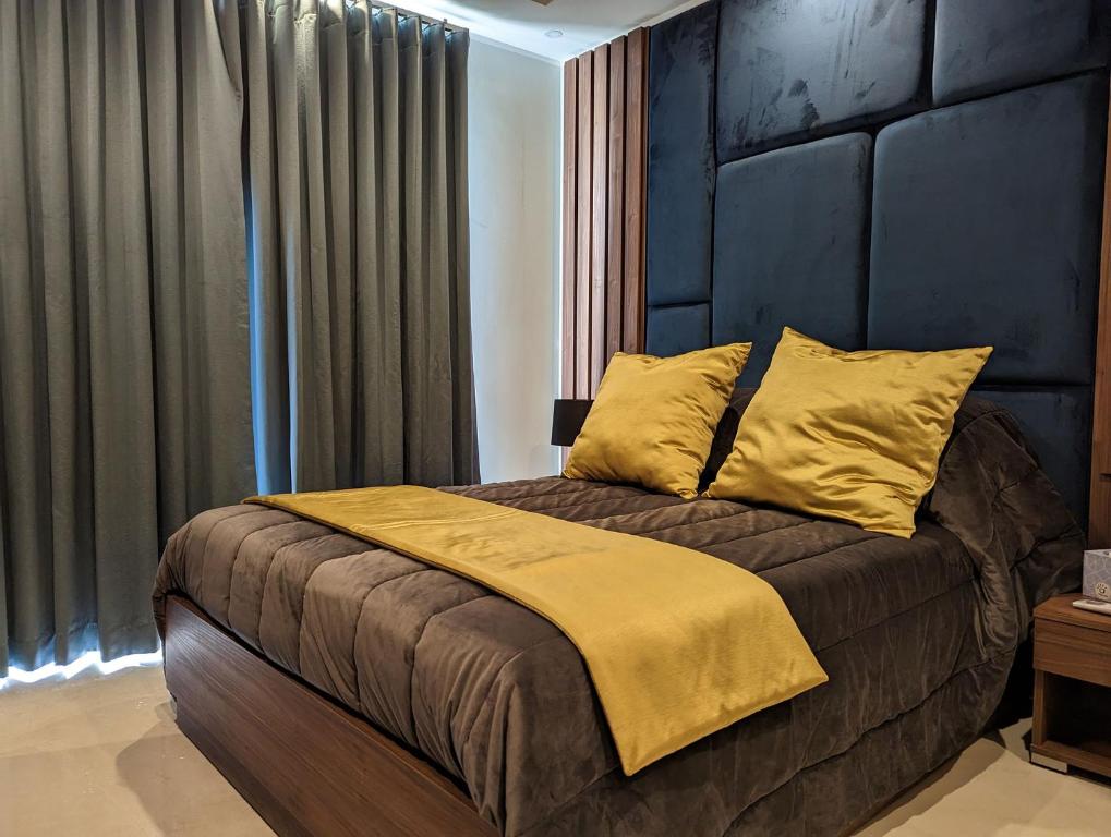 Postel nebo postele na pokoji v ubytování Domus Boutique Hotel