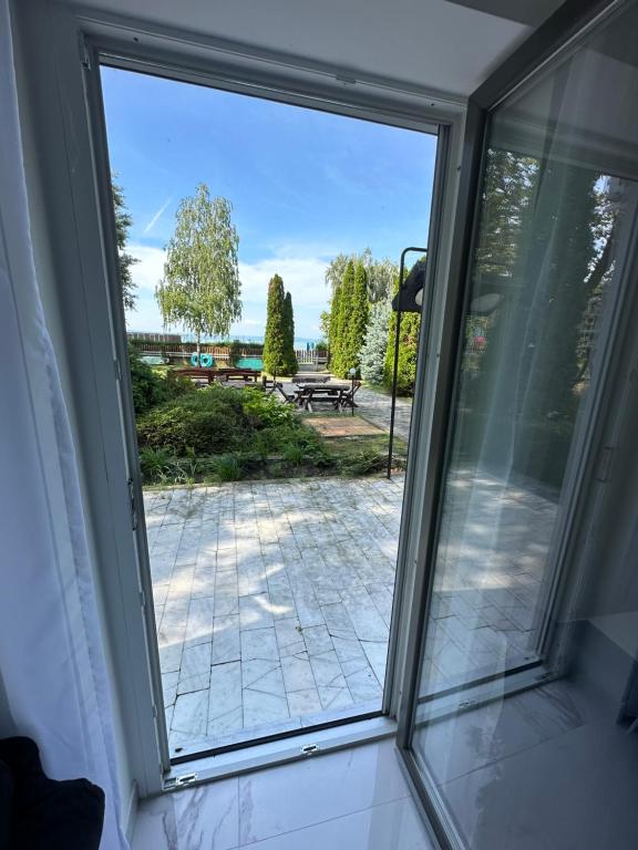 Black and White Apartment in Siófok 8600 Siófok, Deák Ferenc sétány 6 kép - 1