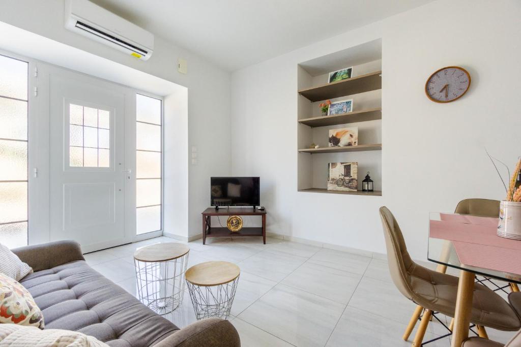 Cozy coastal apartment in Heraklion