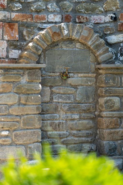 Fotografie z fotogalerie ubytování Villa Zoi A Stay to Remember I Located inside the Castle of Elbasan, on a historic Roman road Via Egnatia I Homemade Breakfast v destinaci Elbasan