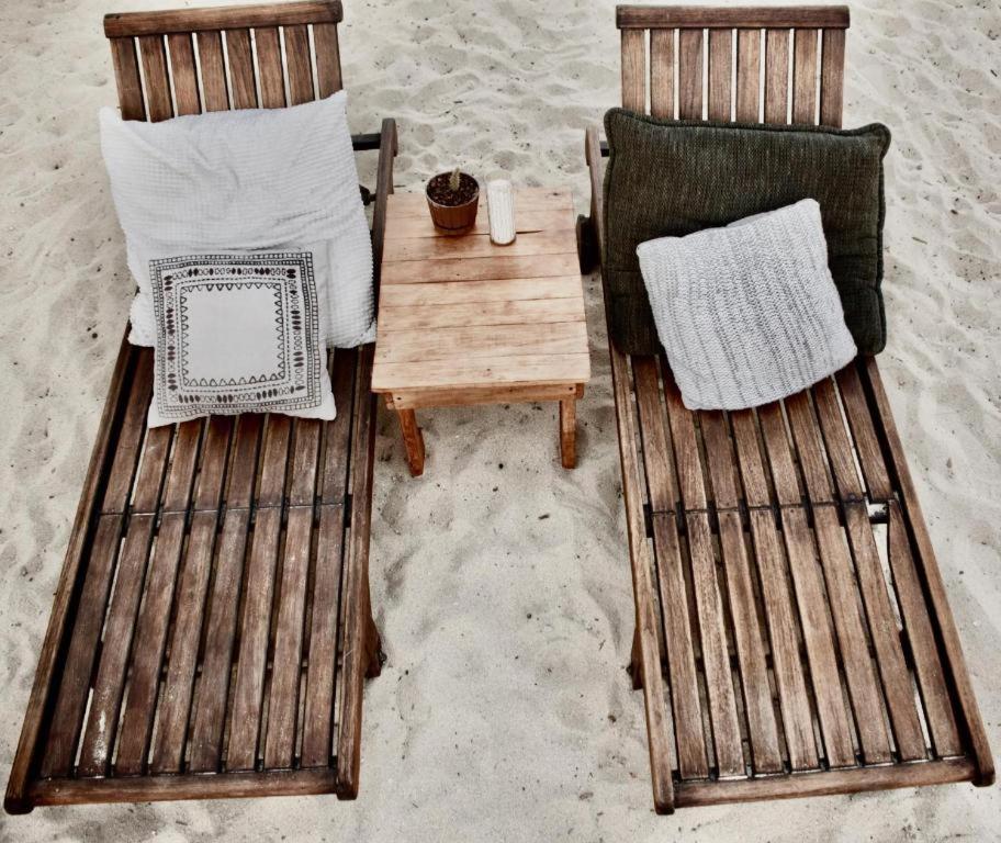 Posezení v ubytování RUSTICO LOUNGE-Tipi With AC in front of the beach