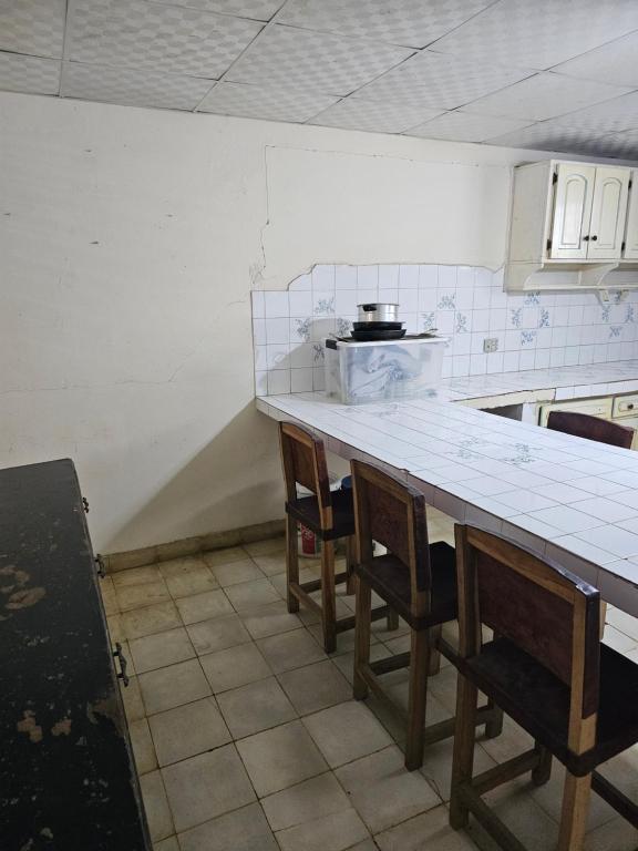 Η κουζίνα ή μικρή κουζίνα στο Cuartos independientes con baño privado - Casa La Dolce Vita Las Tablas