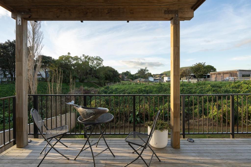 modern immaculate residence in mount wellington