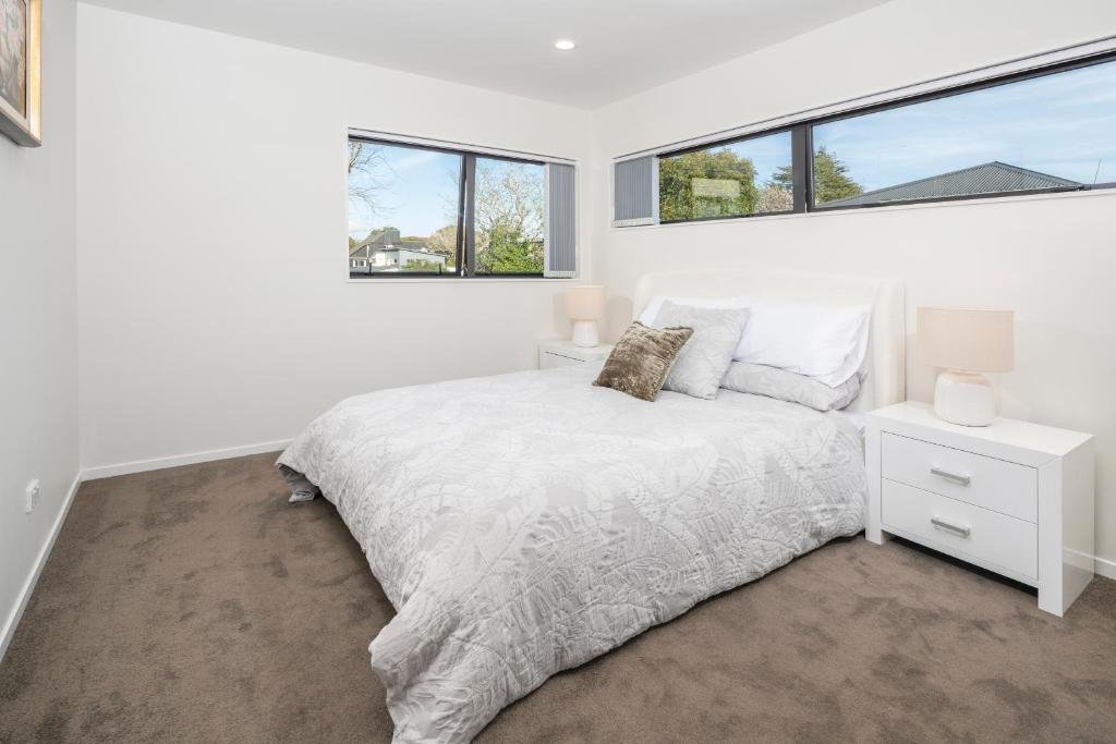 modern immaculate residence in mount wellington - Resim 19