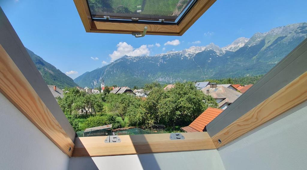 Nespecifikovaný výhled na hory nebo výhled na hory při pohledu z apartmánu