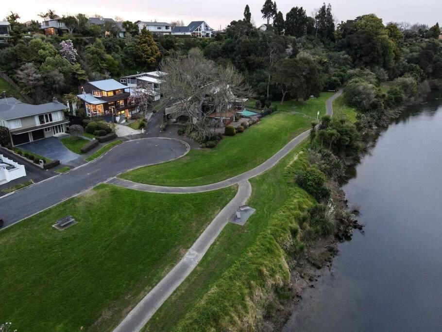 Riverside Apartment - Resim 8