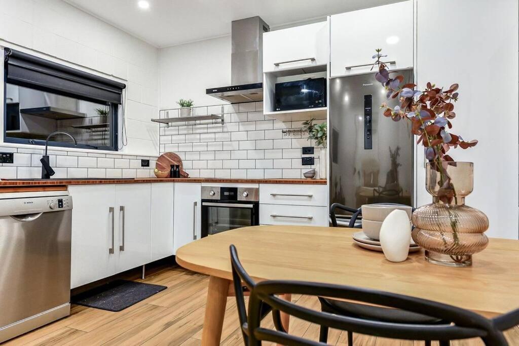 Riverside Apartment - Resim 1