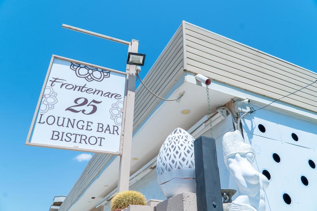Certifikát, hodnocení, plakát nebo jiný dokument vystavený v ubytování Frontemare 25 Beach Hotel