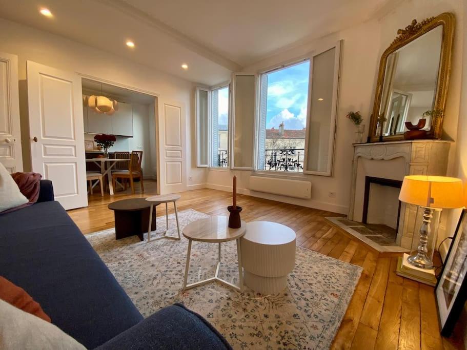 Χώρος καθιστικού στο Onlangs gerenoveerd appartement Vincennes Parijs