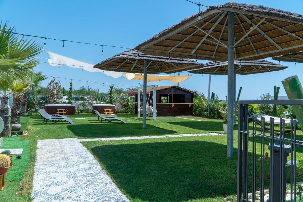 Zahrada ubytování Frontemare 25 Beach Hotel