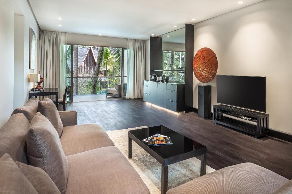 Twinpalms Surin Phuket Resort - 