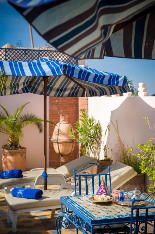 Patio nebo venkovní prostory v ubytování Riad bleu du Sud