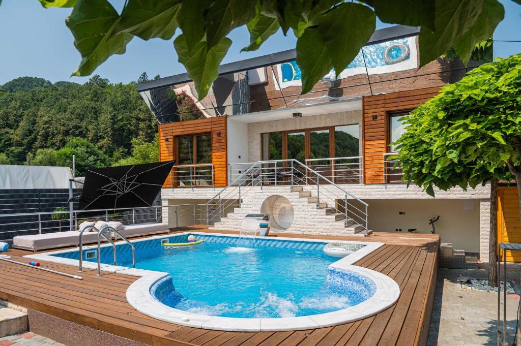 Bazén v ubytování Relax Vučković nebo v jeho okolí
