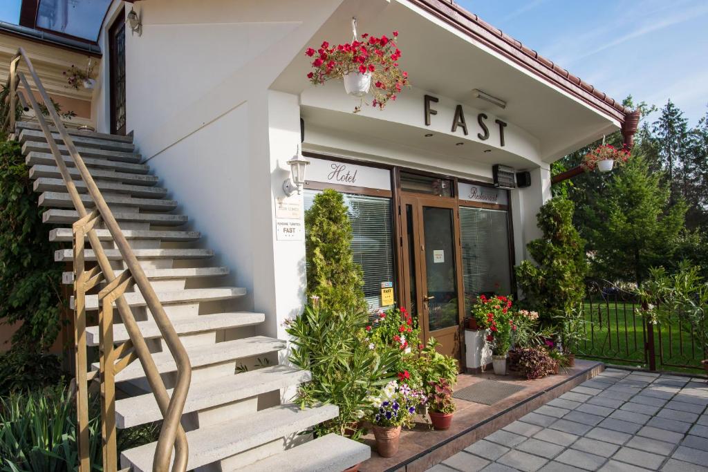 Pension Hotel Fast, Rădăuţi – Prețuri actualizate 2023