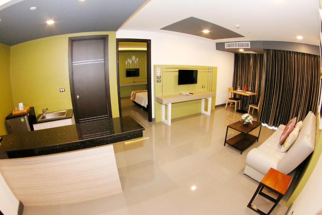 Arthitaya Green Nature Hotel & Lakkhana Poolside Resort - Resim 14
