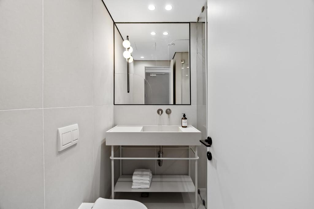 Hotel 48 - Camera Doppia Deluxe Con Balcone