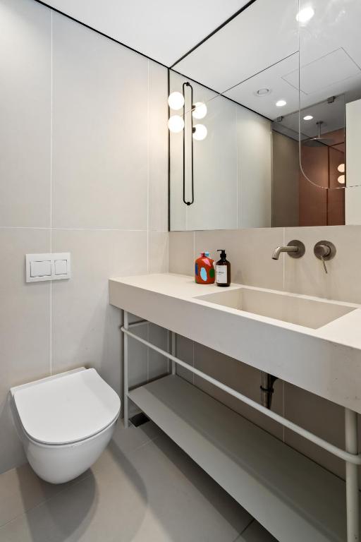 Hotel 48 - Sala Regina Con Balcone