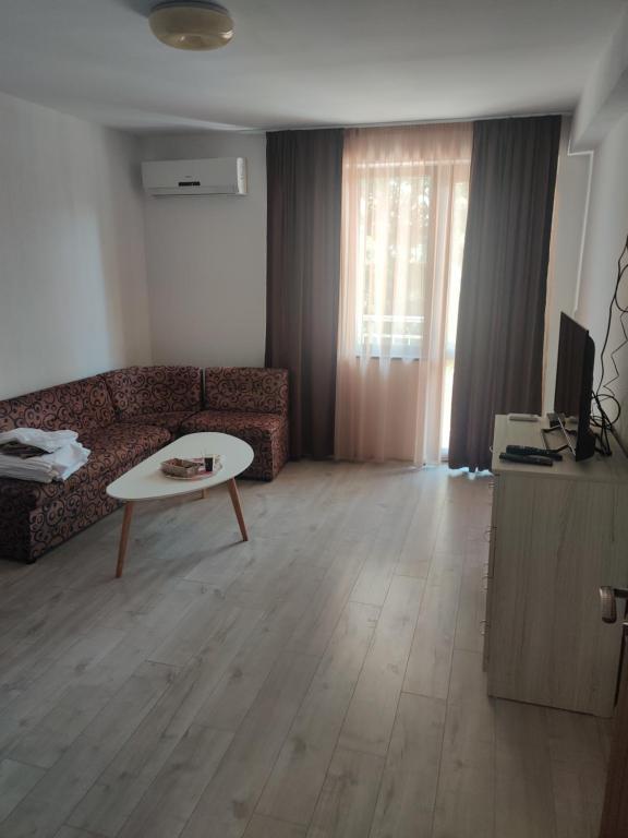 Μια τηλεόραση ή/και κέντρο ψυχαγωγίας στο Apartment 2 Zdrave