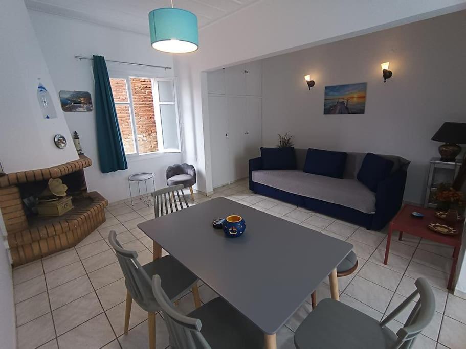 Gallery image of Cosy Kotroni, Greek cuteness, townhouse for 6 in Skiathos Town
