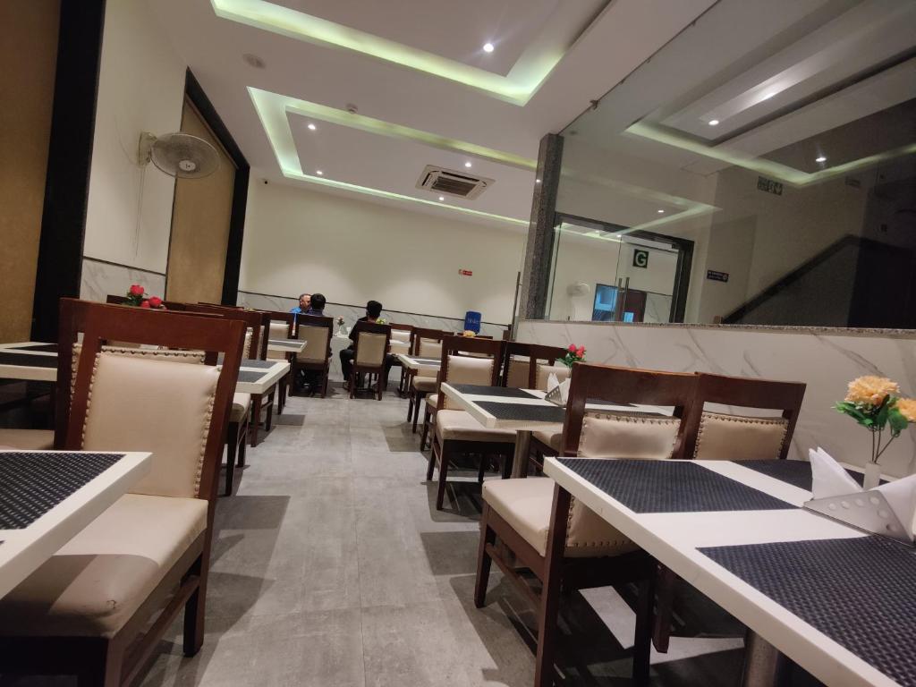 Posezení v ubytování Hotel Z Suites Mahipalpur-Delhi Airport