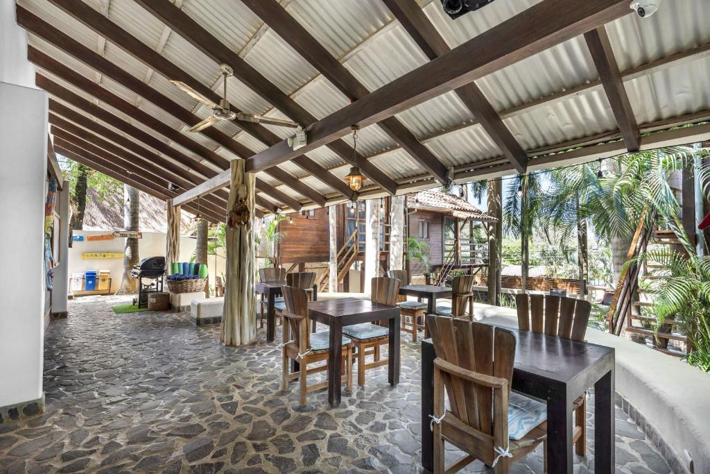 Ресторан / где поесть в The Beach Bungalows Tamarindo- Adults Only