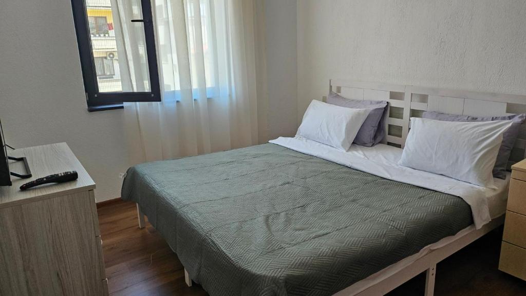 Postel nebo postele na pokoji v ubytování Guest room 69 Zdrave