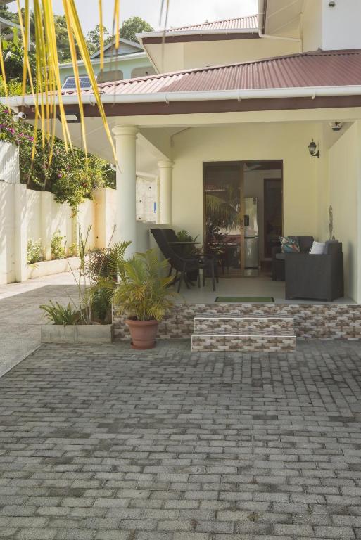 Emma's Guest House and Self-Catering - 带游泳池的公寓