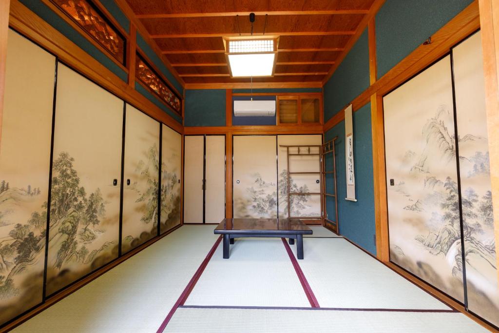 Fotografie z fotogalerie ubytování 一棟貸切の宿 夕凪 500平方米一日一組日本庭園 3名まで同一料金 最大14名様父母ヶ浜車で10分 v destinaci Mitoyo