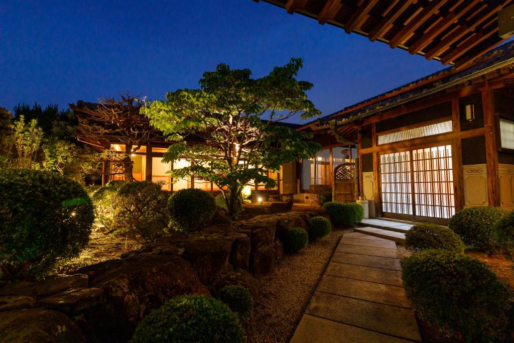 Zahrada ubytování 一棟貸切の宿 夕凪 500平方米一日一組日本庭園 3名まで同一料金 最大14名様父母ヶ浜車で10分