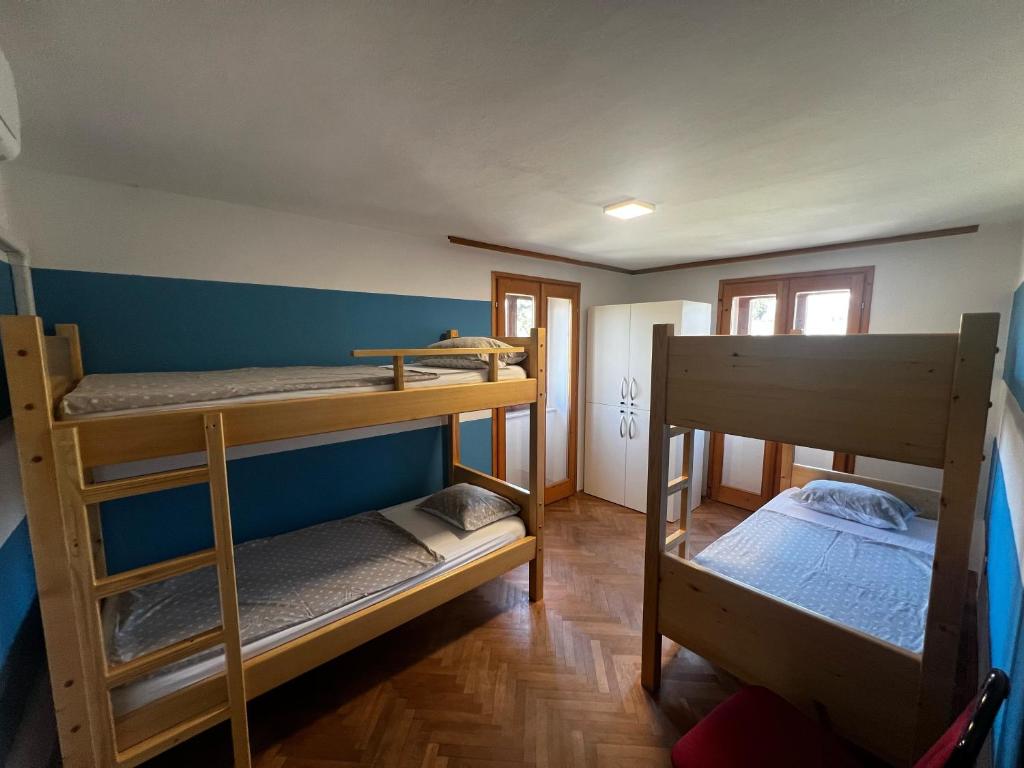 Guesthouse Škofije ob Parenzani - Bed In 4-Bed Mixed Dormitory Room