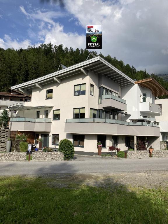 Budova, v ktorej sa apartmán nachádza