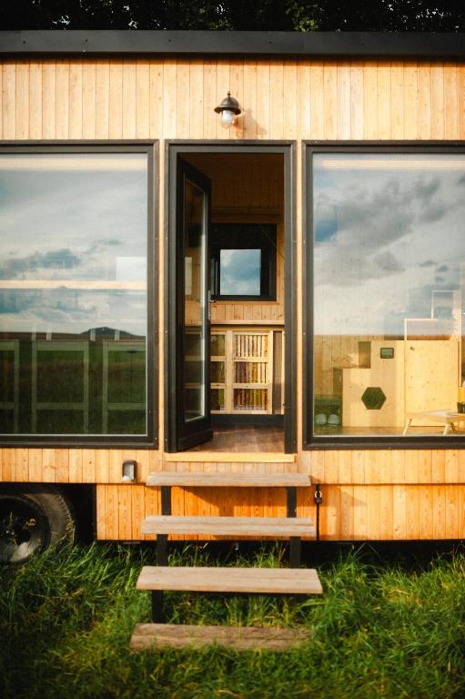 Hoone, kus the luxury tent asub