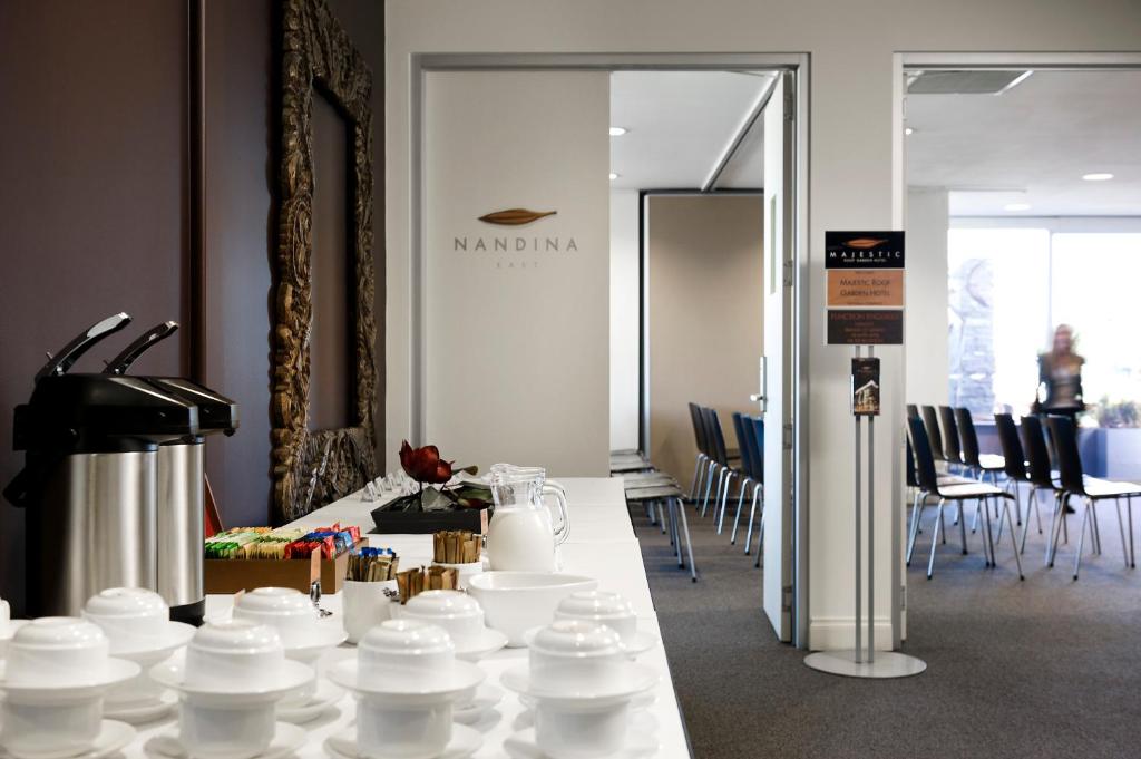 Majestic Roof Garden Hotel - Resim 21