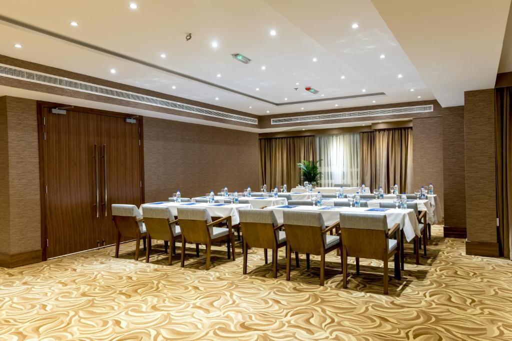 Hawthorn Extended Stay by Wyndham Abu Dhabi City Center - Resim 43