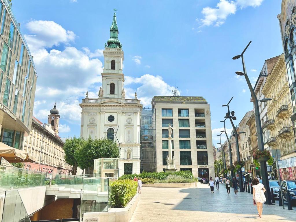 Emerald Residence Luxury Apartments 1052 Budapest, 17 Petőfi Sándor utca kép - 1