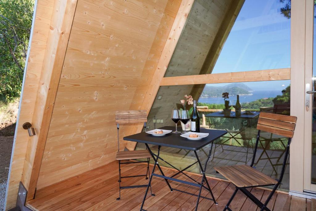 Balkón nebo terasa v ubytování Glamping Fonte Murata