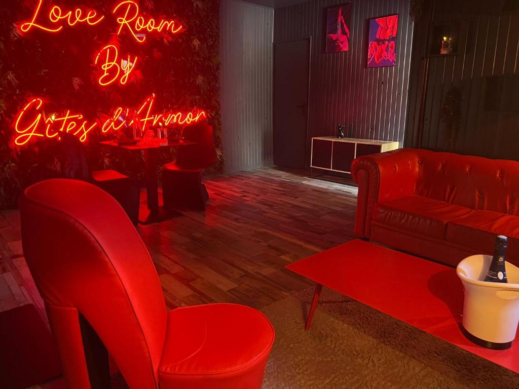 Posedenie v ubytovaní LoveRoom avec SPA privatif Plélo