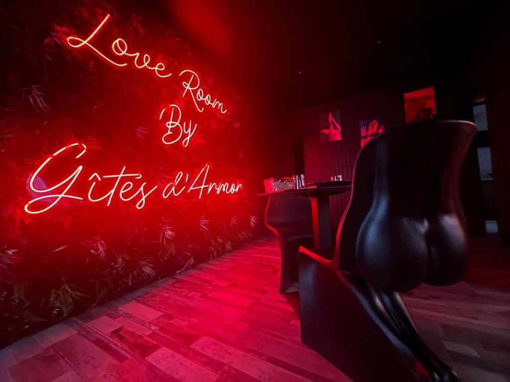 Fotografia z galérie ubytovania LoveRoom avec SPA privatif Plélo v destinácii Plélo