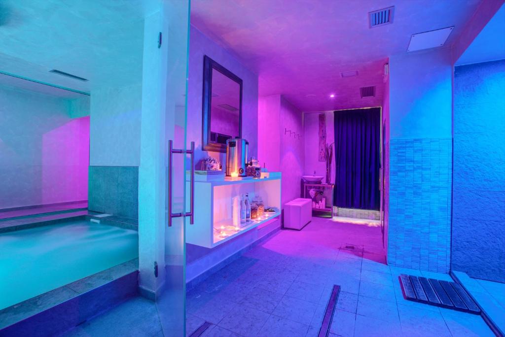 Ferretti Beach Hotel - Resim 6