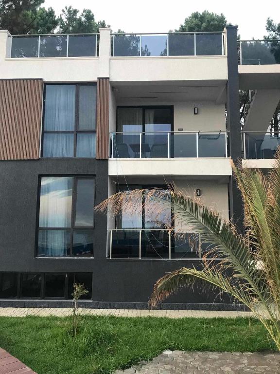 Budova, kde se aparthotel nachází