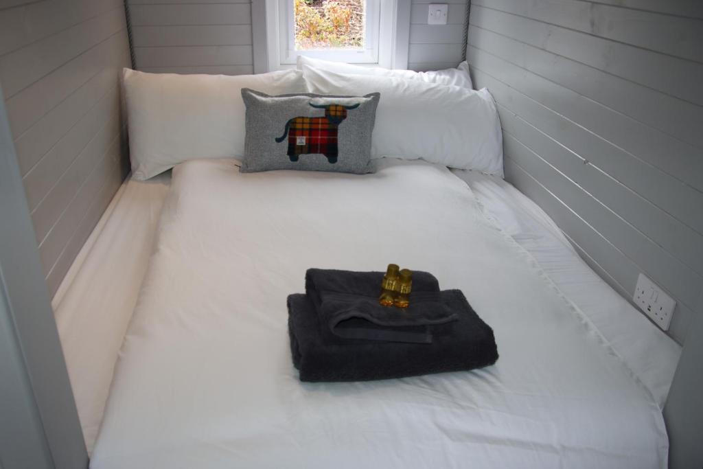 Postel nebo postele na pokoji v ubytování Kintyre Glamping Pods