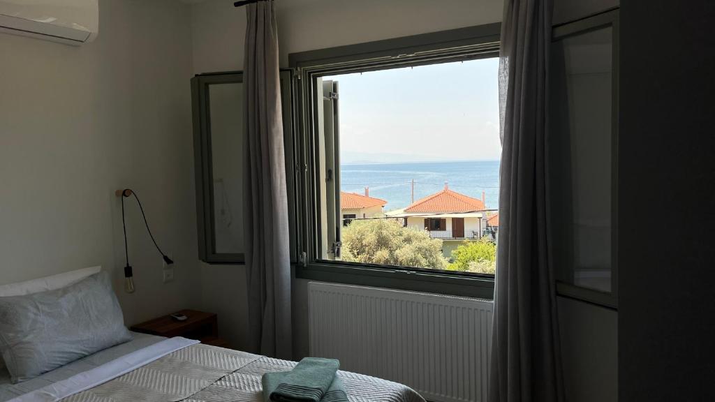 Gallery image of Greens and Greys by the Sea in Lefokastro
