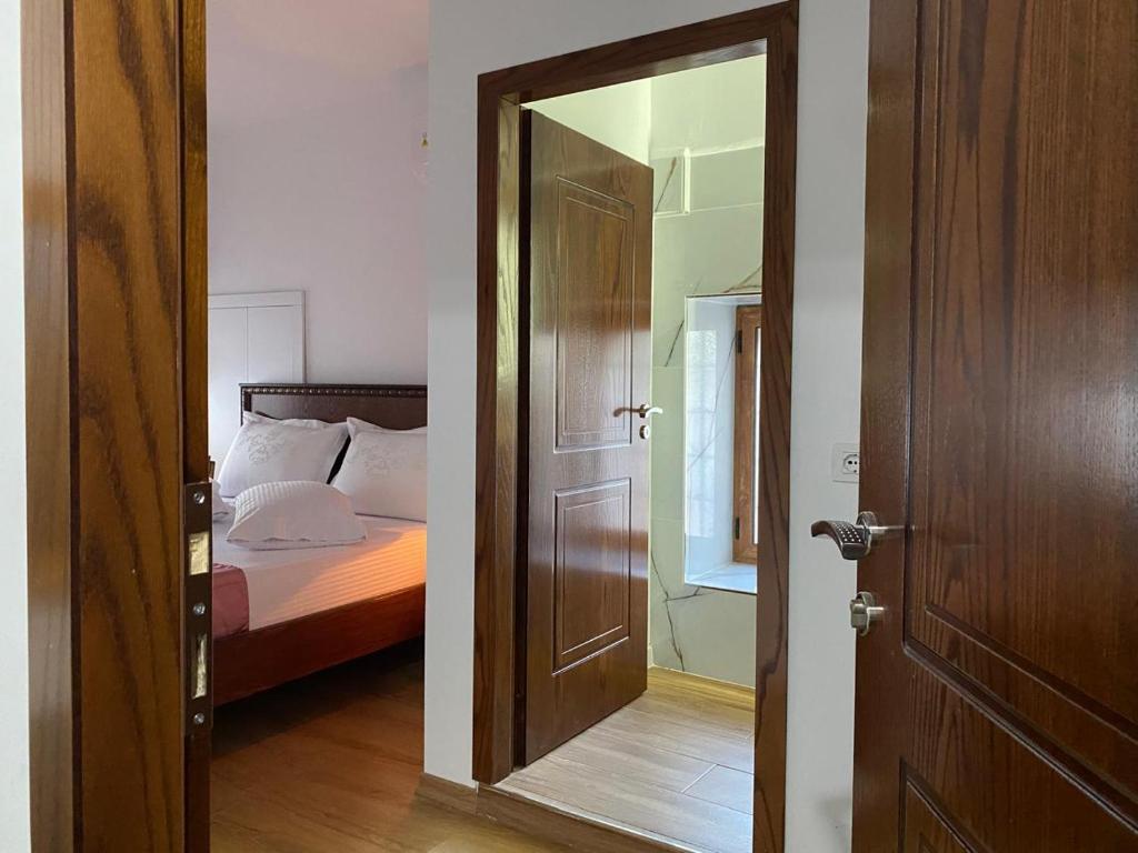 Postel nebo postele na pokoji v ubytování Yuri Guest House